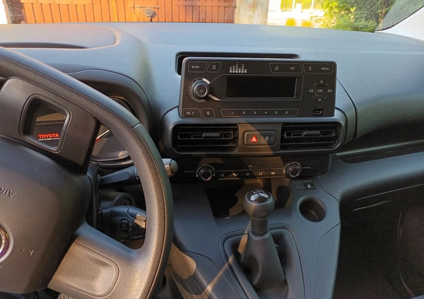 Toyota Proace City Verso cena 63700 przebieg: 101000, rok produkcji 2020 z Warszawa małe 37